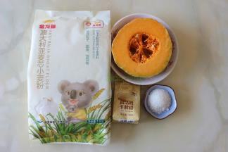 食材：金龙鱼澳麦粉250克、南瓜80克、白砂糖40克、酵母1克。
