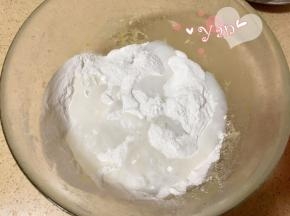 倒入300g 85度以上开水。