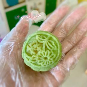 冰皮月饼的具体做法之前发过，请在食谱里找。