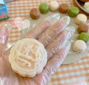 冰皮月饼的具体做法之前发过，请在食谱里找。