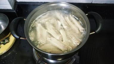 大火烧开煮20分钟（想要肉质软绵的曾加5-8分钟）