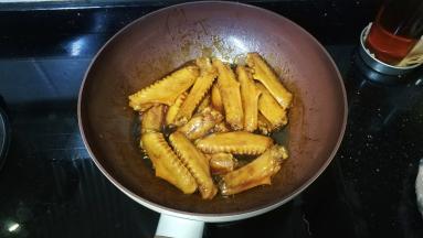 开盖试味调整
调好后转大火收汁