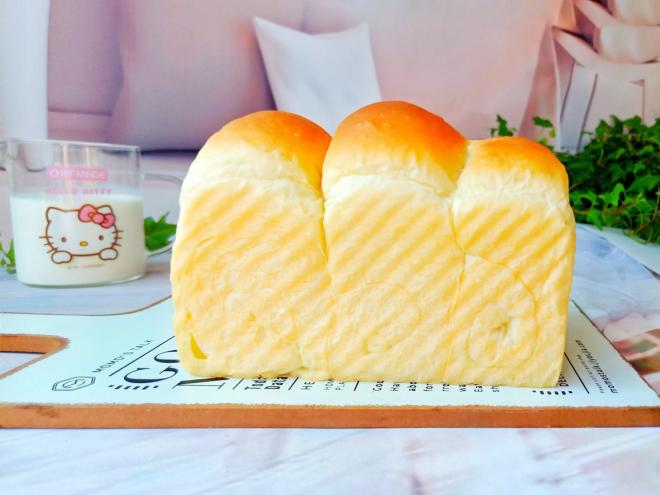 松软奶香吐司面包