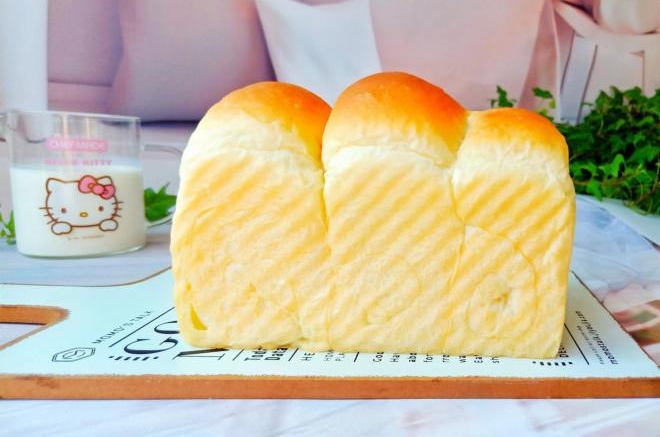 松软奶香吐司面包