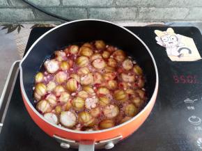 煮出黏液后把果核捞出，红桃K果核中的黏液可以养胃