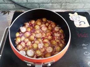 煮出黏液后把果核捞出，红桃K果核中的黏液可以养胃