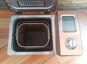 红桃K果酱熬到浓稠就可以了，平时熬果酱会加柠檬汁提升口感，红桃K自带酸味，就不需要额外加柠檬汁了