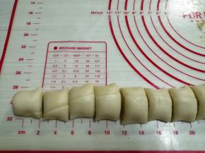 卷好后分成12份