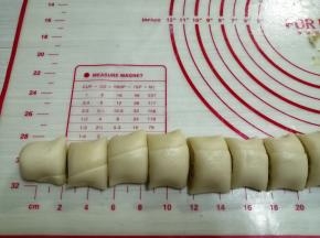 卷好后分成12份