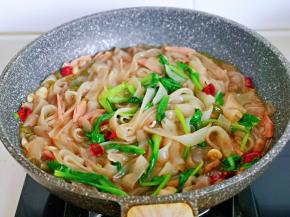 大火翻炒均匀，关火出锅。