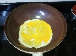 打入3个鸡蛋