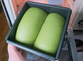 发酵至八分满左右。