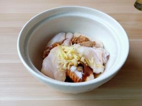 再加上生姜蒜泥。