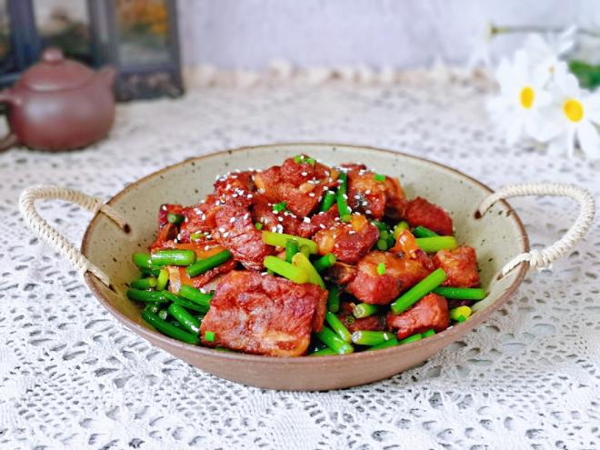 蒜薹烧排骨