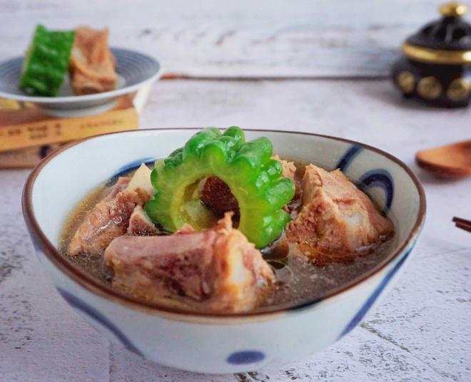 秋季去火苦瓜炖肋排
