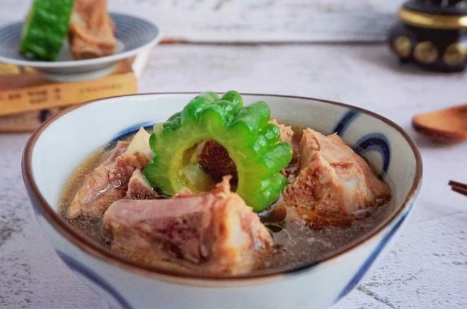 秋季去火苦瓜炖肋排