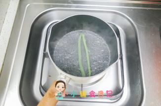 四季豆先煮一下，
