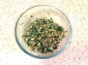 7.把馅料拌匀备用