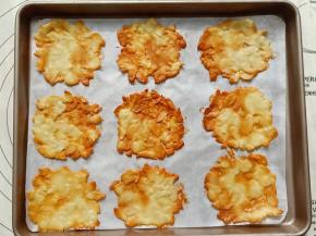 放在晾网架上放凉密封保存。