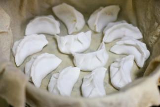 放入蒸锅中蒸3分钟，出锅。