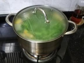 大火煲开盖上盖子转中小火煲40分钟