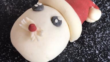 再用白面做眼睛里面眼白