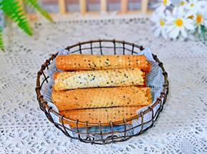 依次做完的脆皮蛋卷，凉后更脆。