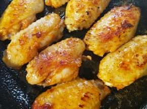 煎10－15分钟，根据火的大小，尽量小火，煎至两面金黄即可。