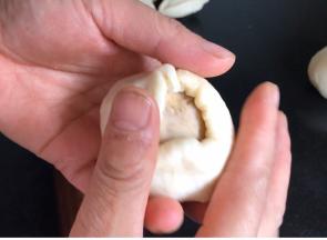 用手户口处，慢慢收口