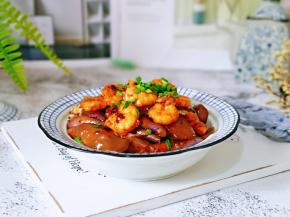 茄子怎么做都喜欢，突发奇想这道菜，超级美味。