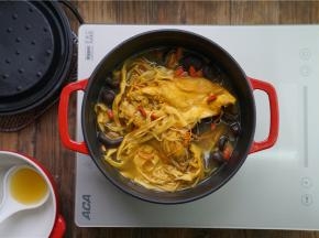 就是这么的简单，一份好喝又有营养的秋日靓汤完成。