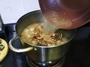 再倒入剩下的羊肉汤