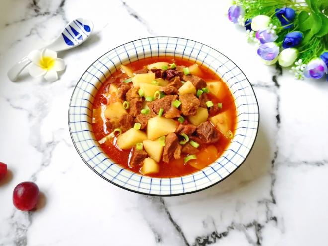 西红柿土豆烧牛肉