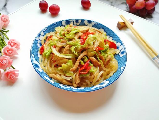 包菜肉丝炒粉条