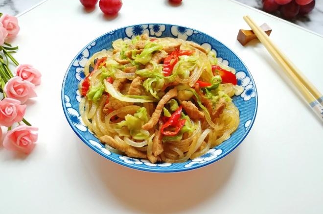 包菜肉丝炒粉条