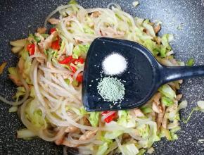 放盐和蔬之鲜调味。
