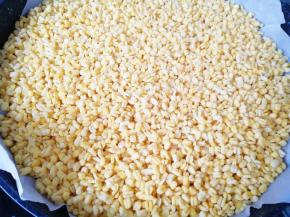 蒸好的绿豆看起来都开花了。