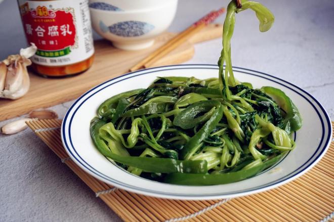 椒丝腐乳炒通心菜