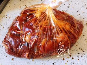 装入保鲜袋，冰箱冷藏保存24小时