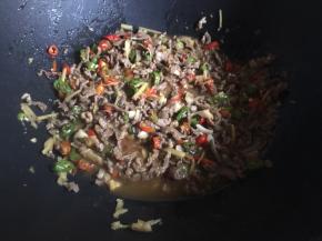 翻拌均匀即可出锅;