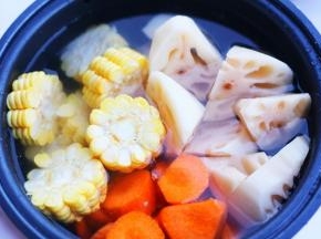加入没过食材的水。