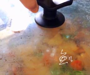 盖锅盖小火焖1分钟