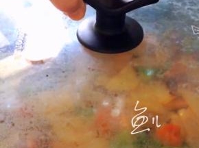 盖锅盖小火焖1分钟