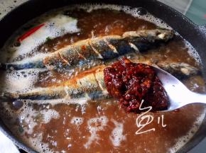 放入自制辣椒酱