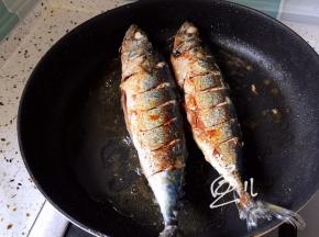 一面煎好后翻面