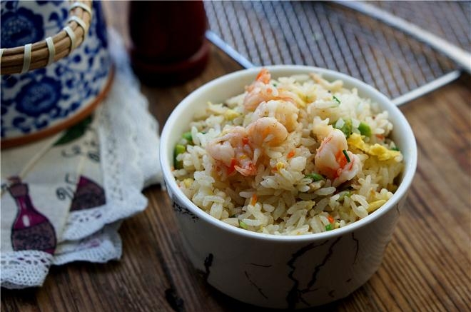 虾仁鱿鱼炒饭