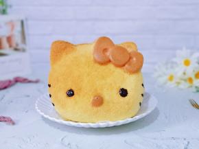 巧克力隔水融化，装入裱花袋中，画上胡须和眼睛就可以啦！