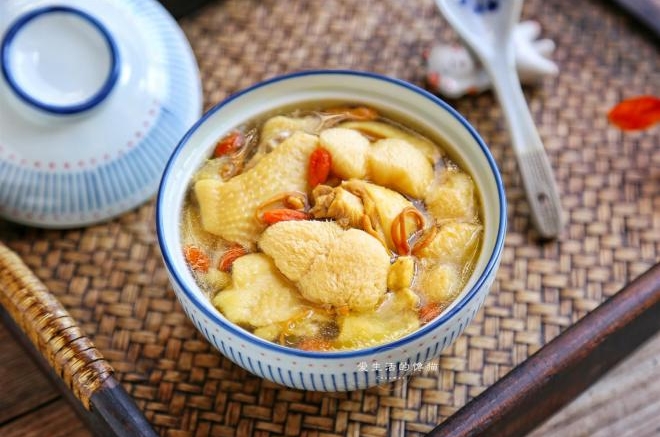 猴头菇炖鸡汤