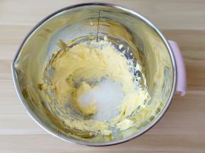 加入白糖或者糖粉。