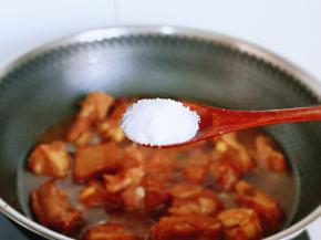 30分钟后按个人口味加入盐。